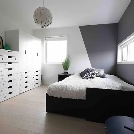Sjonaert Hus Pa Idylliske Husoy Holiday home