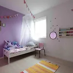 Sjonaert Hus Pa Idylliske Husoy